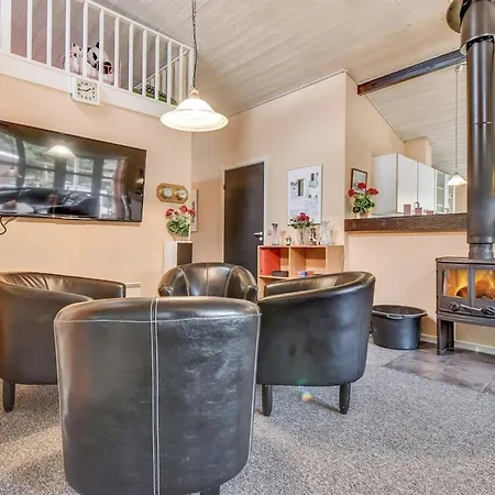 Tascha - 1-5km From The Sea By Interhome *