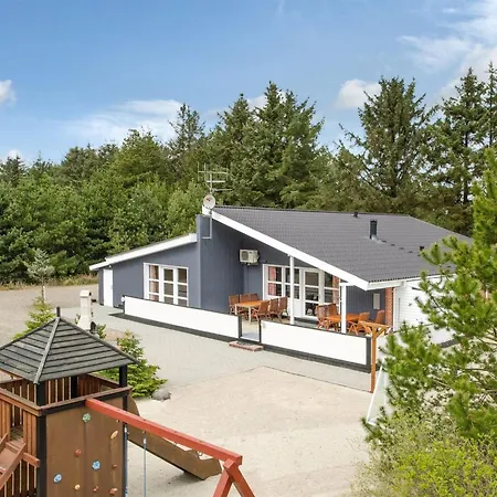 Tascha - 1-5km From The Sea By Interhome